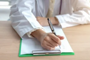 Doçentlik başvurularında etik ihlal ve intihal incelemeleri – ÜAK süreci ve akademik hukuk desteği.